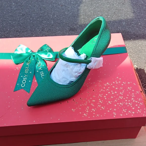 Green Women's Shoes - Picture 2 of 3